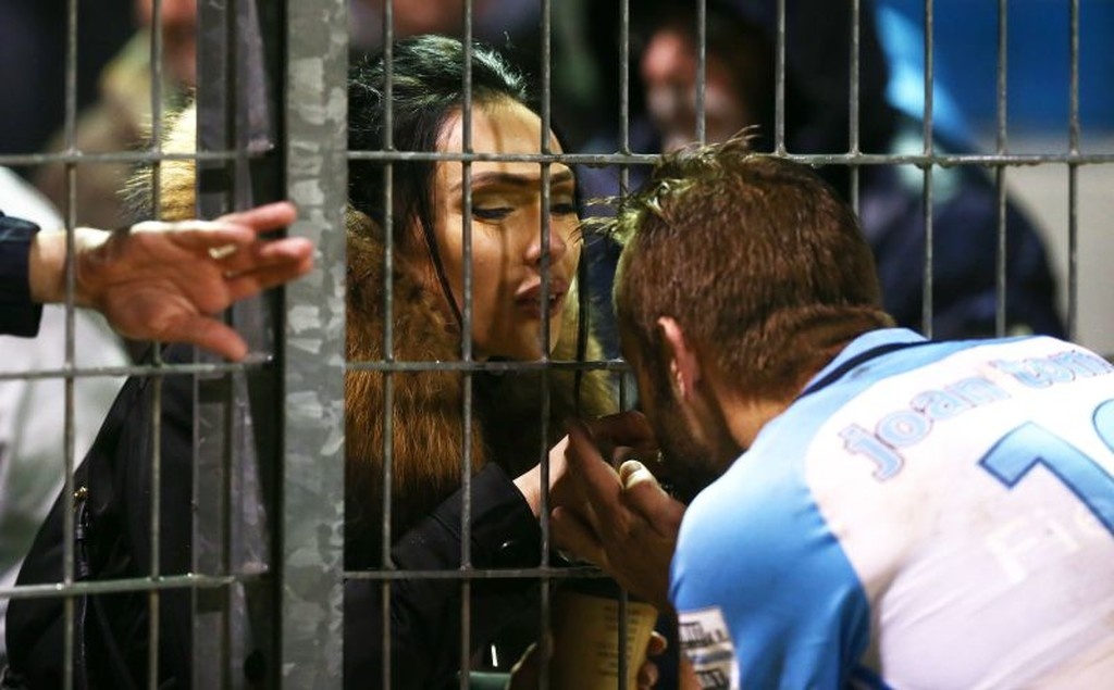 Ο ερωτιάρης παίκτης της Λαμίας που… έκλεψε την παράσταση (photo)