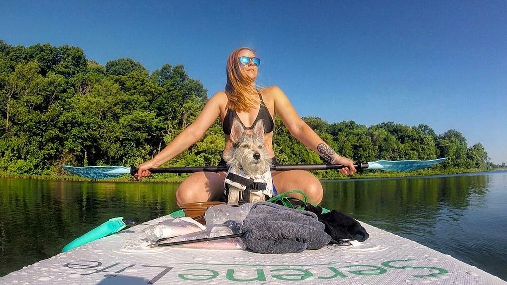 Γυναίκα «εκδικείται» τους πρώην με γυμνές πόζες στο Instagram (photos)