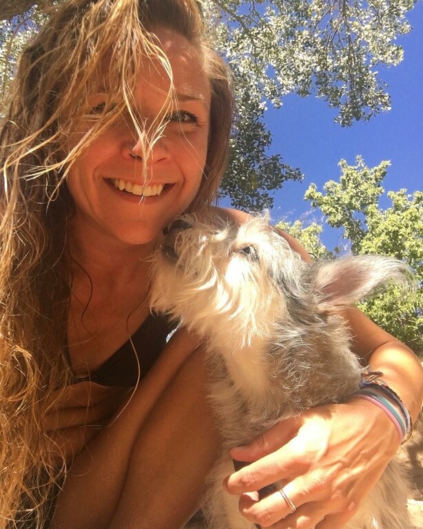 Γυναίκα «εκδικείται» τους πρώην με γυμνές πόζες στο Instagram (photos)