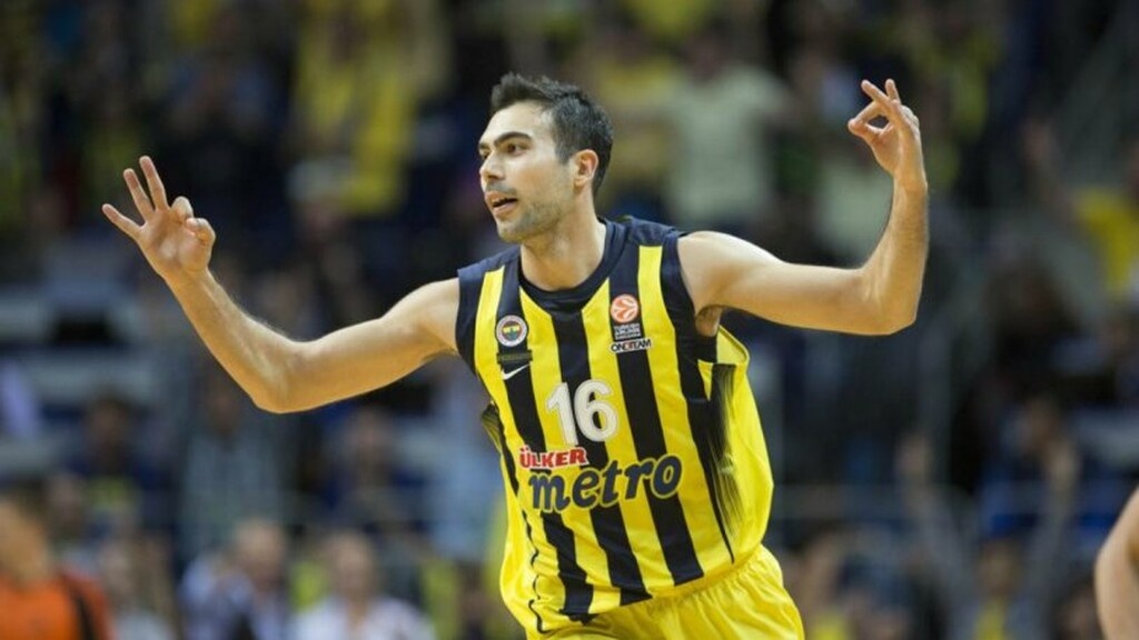 Οι ευχές της Φενέρμπαχτσε στον Σλούκα (photos)