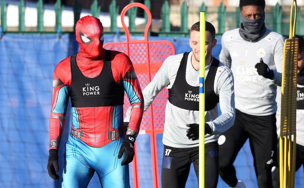O… Spiderman στην προπόνηση της Λέστερ! (video+photos)