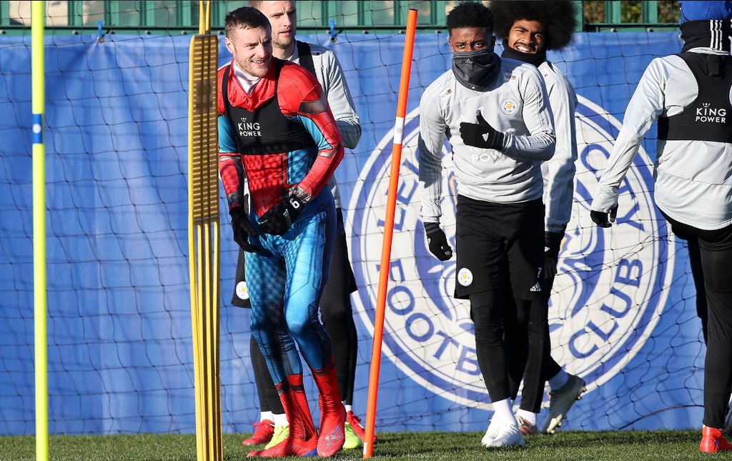 O… Spiderman στην προπόνηση της Λέστερ! (video+photos)