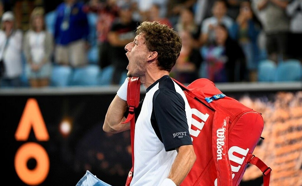 Τους έχει τρελάνει ο Τσιτσιπάς: Χάνουν και… σπάνε τις ρακέτες! (photos)