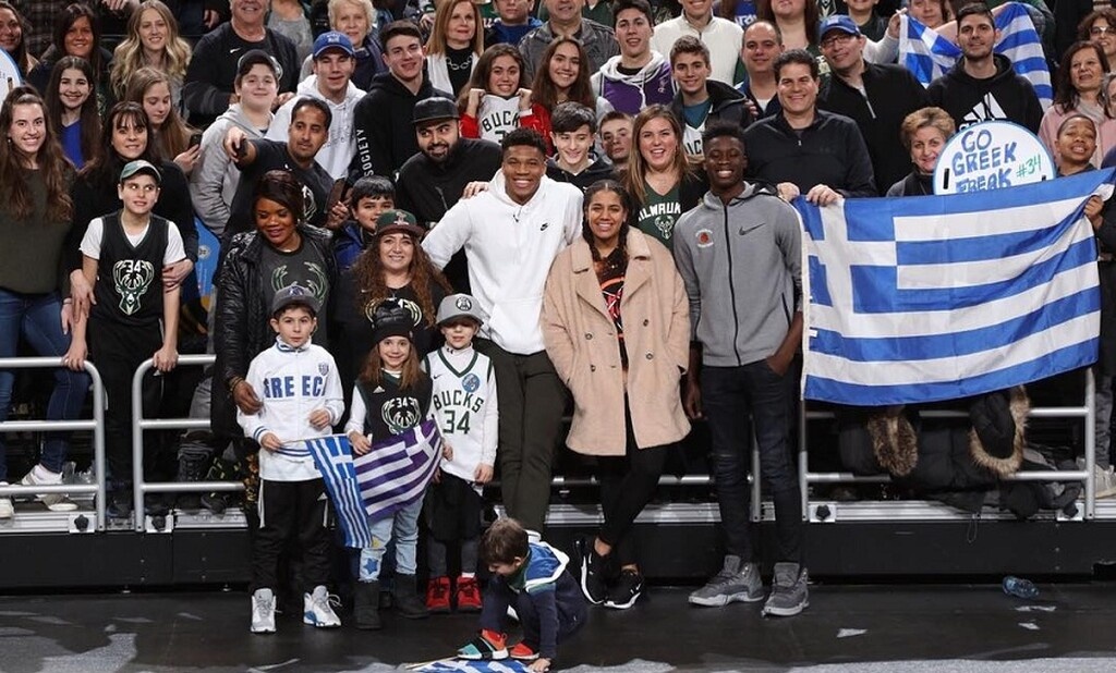 Αντετοκούνμπο: Αποθέωση και Εθνικός Ύμνος (vid)