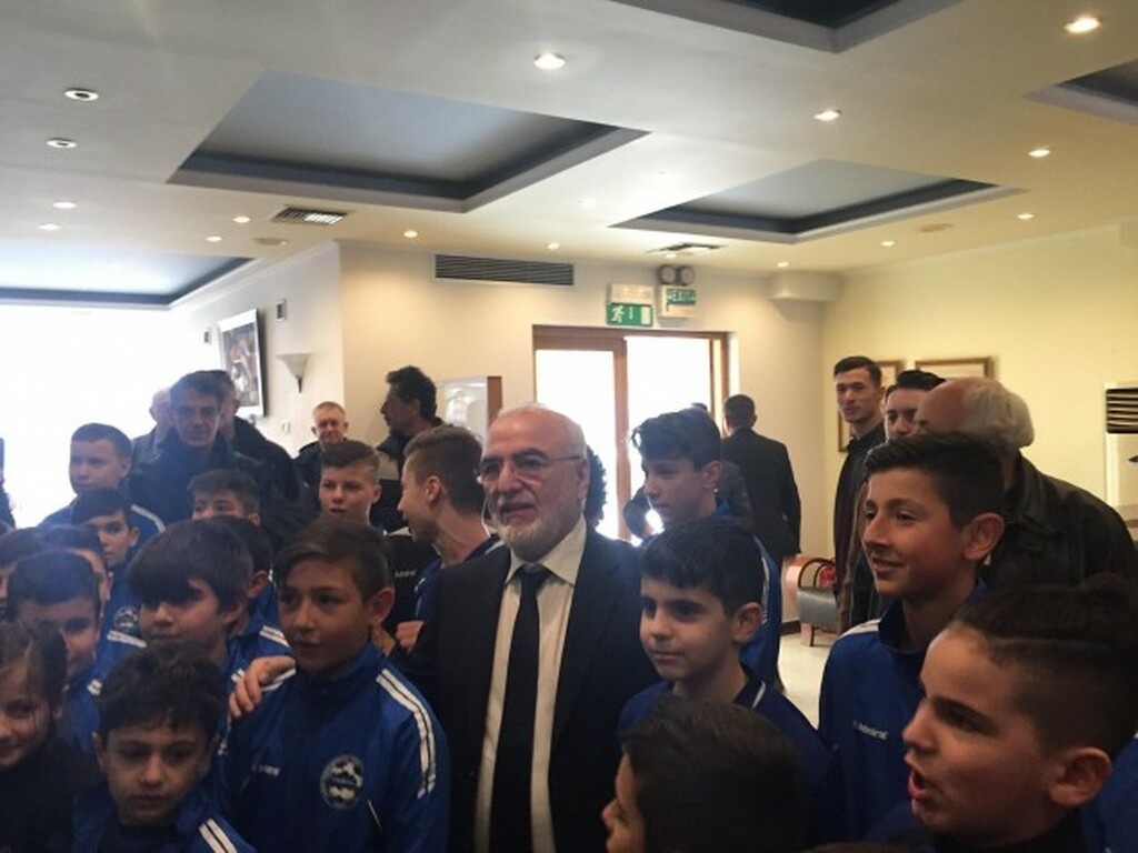 ΠΑΟΚ: Πανικός και θερμή υποδοχή Σαββίδη στα Γρεβενά! (photos&video)