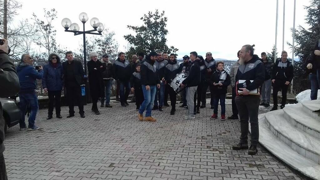 ΠΑΟΚ: Πανικός και θερμή υποδοχή Σαββίδη στα Γρεβενά! (photos&video)