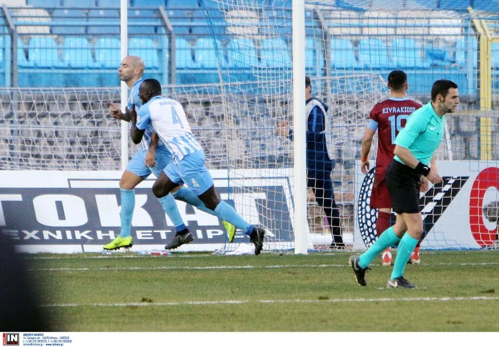 Χαμός στη Λαμία: Το πέναλτι που έκανε που έκανε έξαλλο τον Ατρόμητο!  (photos)