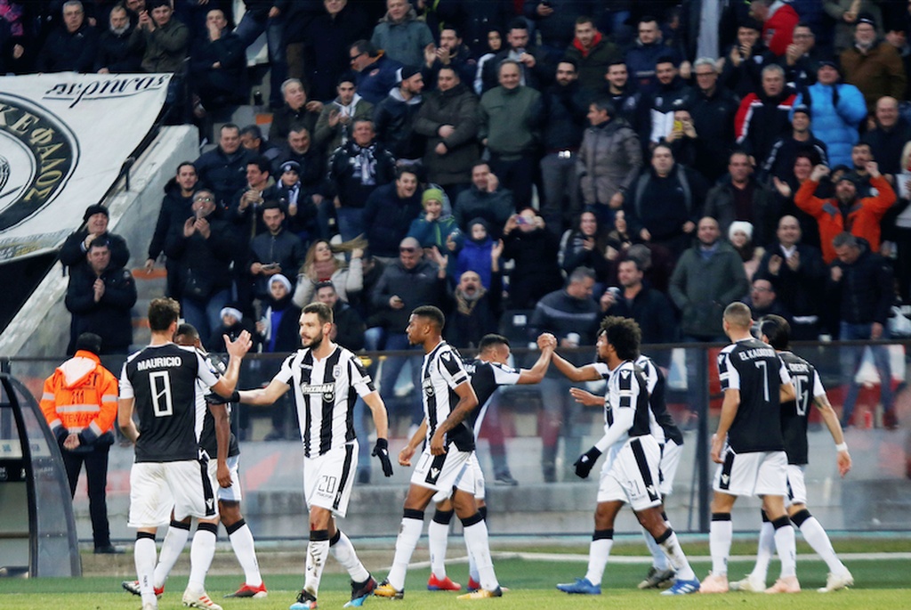 Τον διέλυσε και συνεχίζει ακάθεκτος! (photos)