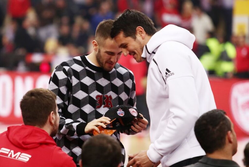 Κεφάτος ο Φορτούνης στο Ολυμπιακός – Μπαρτσελόνα (photos)