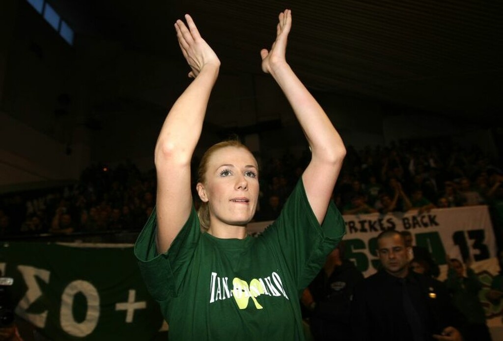 Εμβληματική μορφή του γυναικείου βόλεϊ, η Ρούξι Ντουμιτρέσκου.