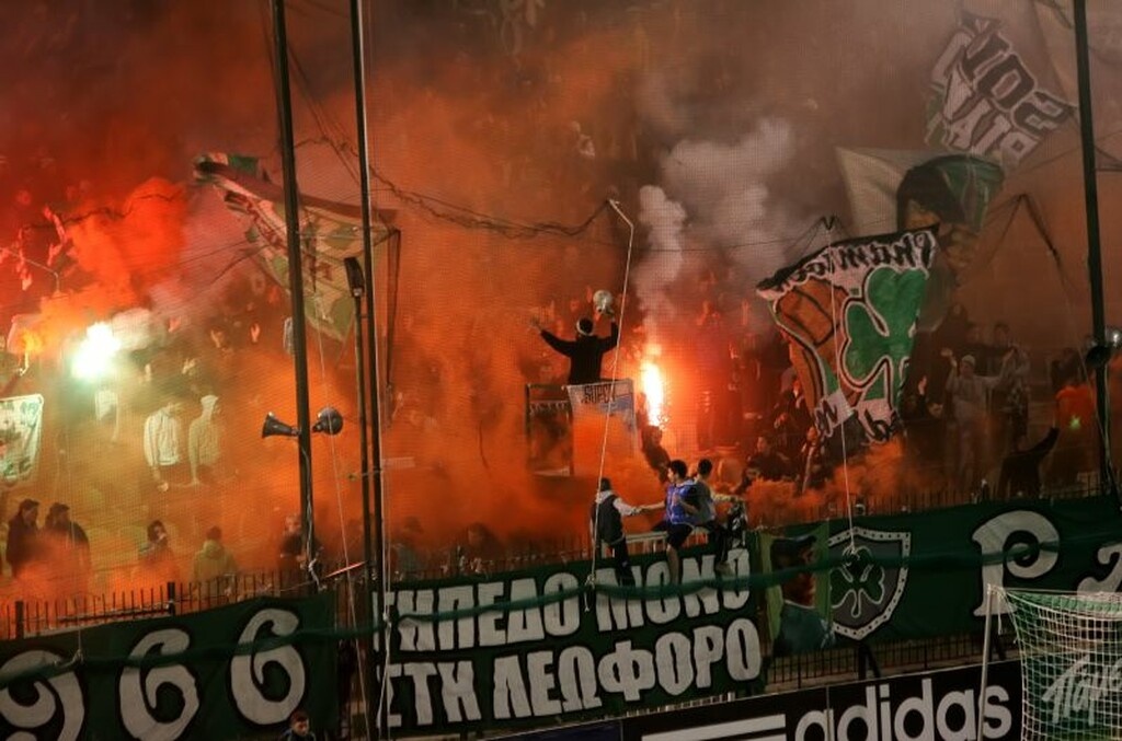 Ο κόσμος του Παναθηναϊκού πάντα στο πλευρό της ομάδας.