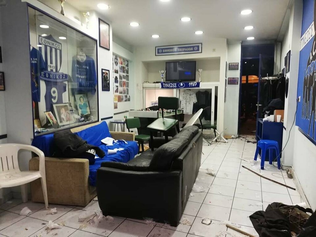 Μαχαίρωσαν οπαδό του Εθνικού – Καταδρομική επίθεση στον σύνδεσμο των Πειραιωτών (photos)