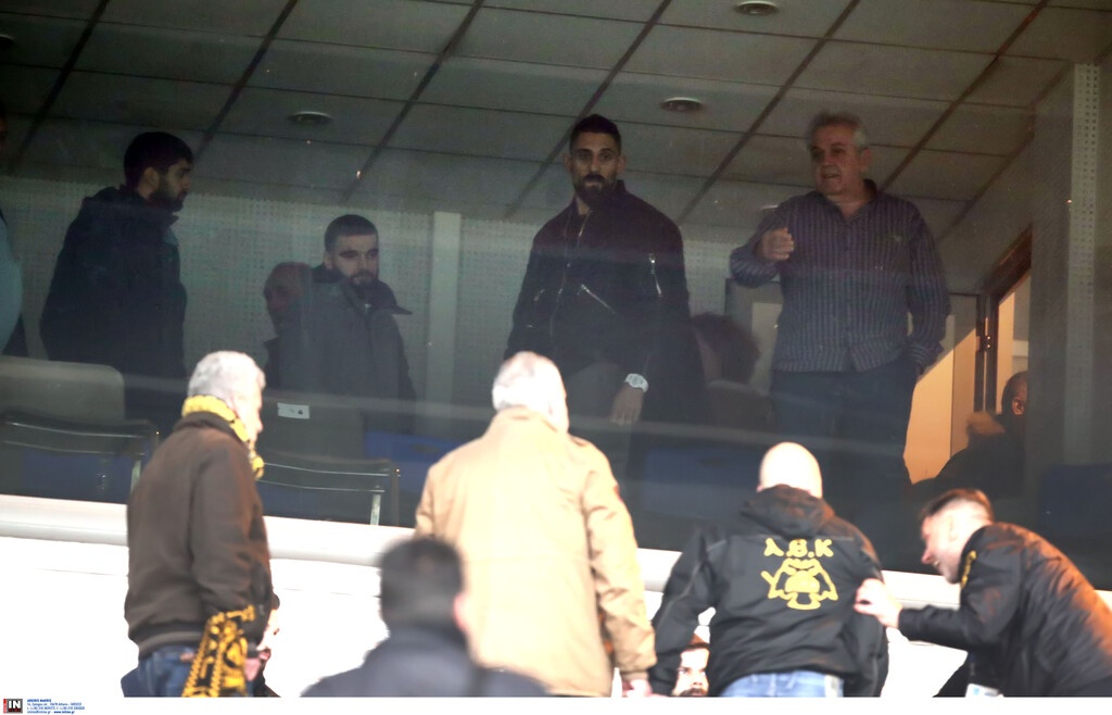 ΑΕΚ-ΠΑΟΚ: Άγρια επεισόδια στο ΟΑΚΑ, την έπεσαν στον Σαββίδη! (photos)