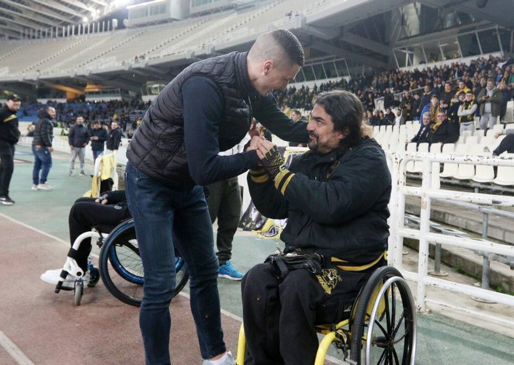 ΑΕΚ-ΠΑΟΚ: Στο πέταλο των οργανωμένων ο Βράνιες! (videos+photos)