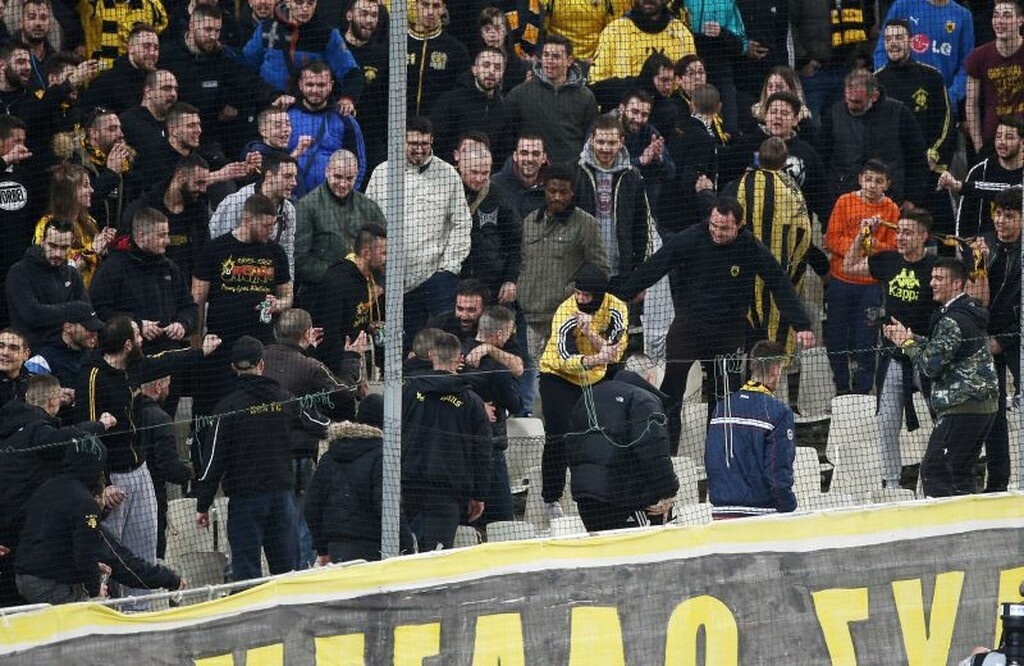 ΑΕΚ-ΠΑΟΚ: Στο πέταλο των οργανωμένων ο Βράνιες! (videos+photos)