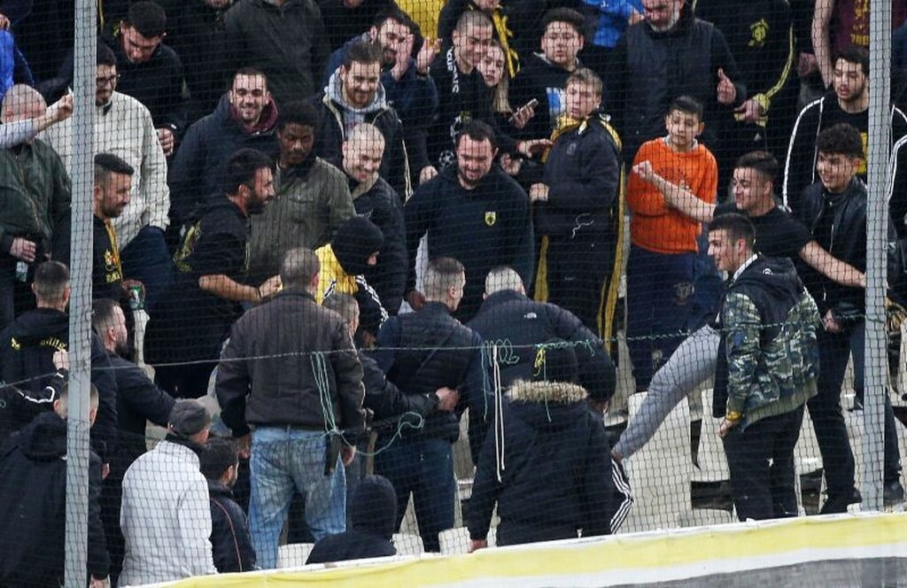 ΑΕΚ-ΠΑΟΚ: Στο πέταλο των οργανωμένων ο Βράνιες! (videos+photos)