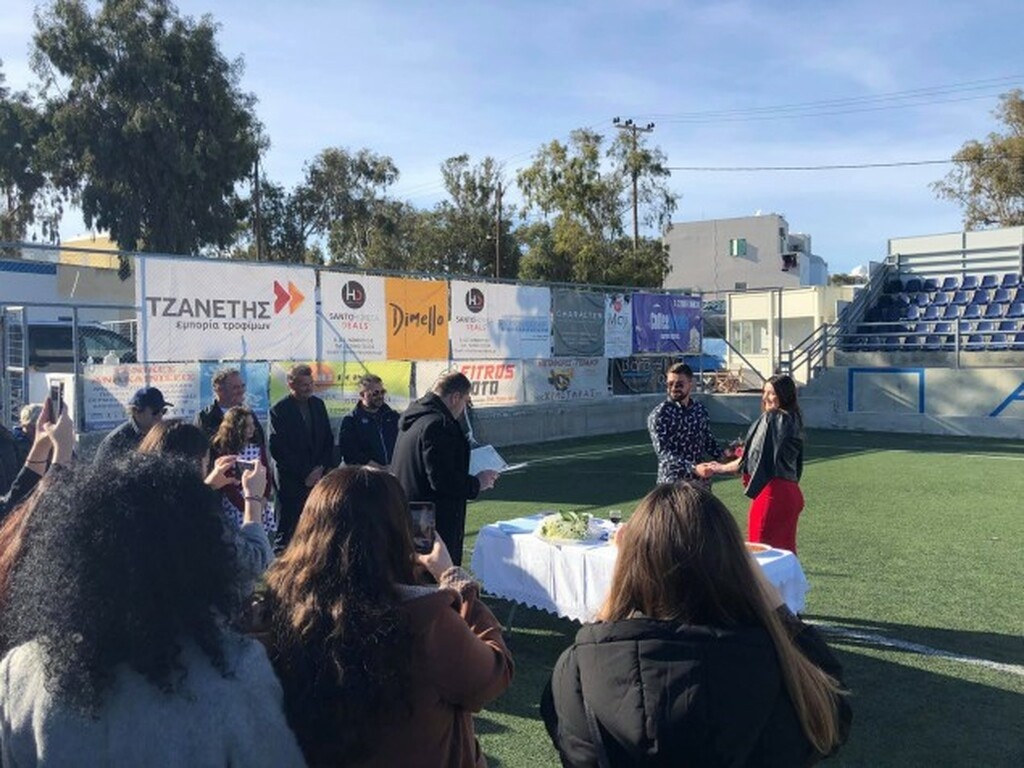 Έπος: Παίκτης Γ' ΕΘνικής παντρεύτηκε στο γήπεδο! (photos)