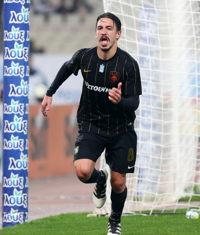 Έδωσαν τα χέρια: Μένει στην ΑΕΚ ο Σιμόες!