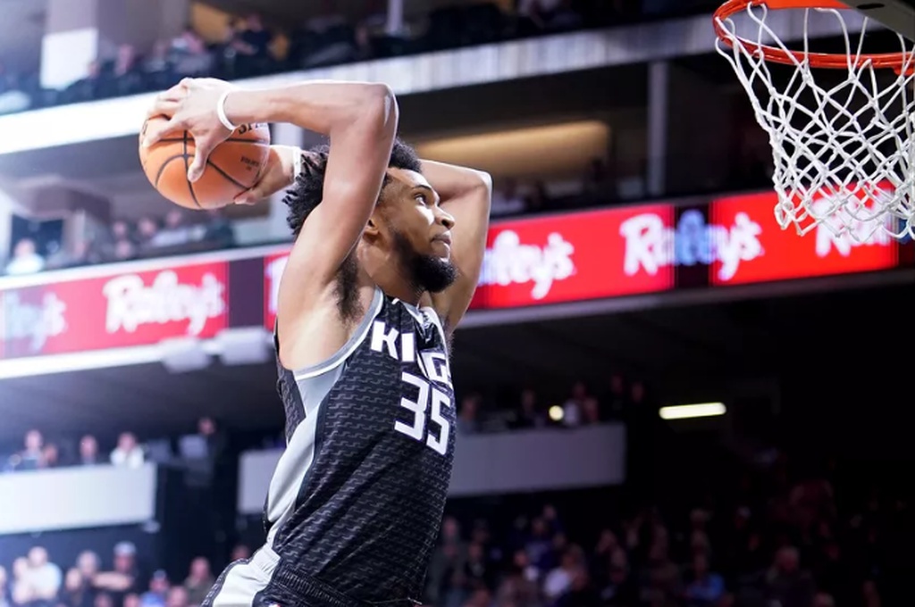 NBA: Το επικό κάρφωμα του Μπάγκλεϊ στην κορυφή (video)