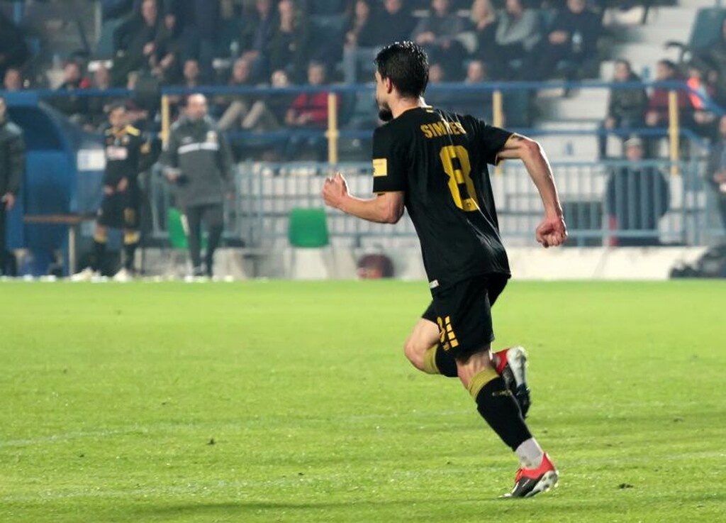 Έδωσαν τα χέρια: Μένει στην ΑΕΚ ο Σιμόες!