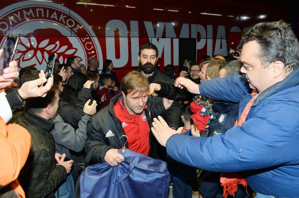 Ολυμπιακός: Αποθεωτική υποδοχή στη Λαμία (photos)