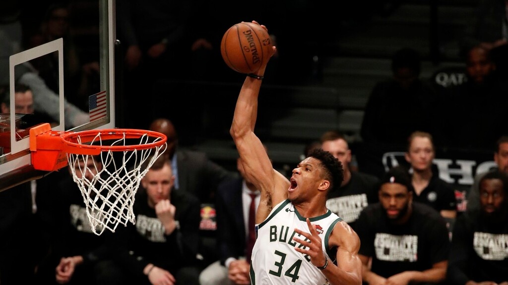 NBA: Οπαδός του Αντετοκούνμπο ο Μπιλ Κλίντον! (photos+videos)