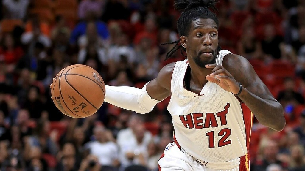 Η… αντίδραση του Ουέιντ για τη μεταγραφή του Ουέμπερ στον Ολυμπιακό (photos)