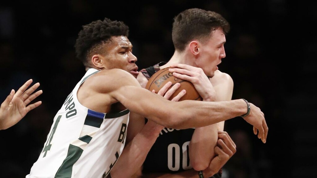 NBA: Συνεχίζει να τρομοκρατεί ο Αντετοκούνμπο! (videos+photos)