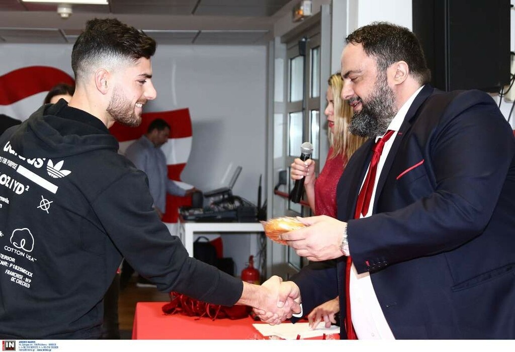 Ολυμπιακός: Η ομιλία Μαρινάκη στους παίκτες εν όψει ΠΑΟΚ!  (photos)