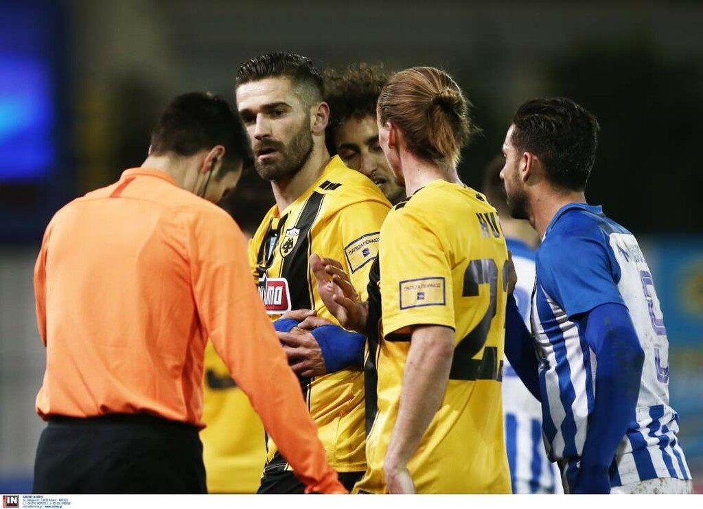 Ατρόμητος-ΑΕΚ: Το χέρι του Χουλτ άναψε «φωτιές» στο Περιστέρι! (photo)