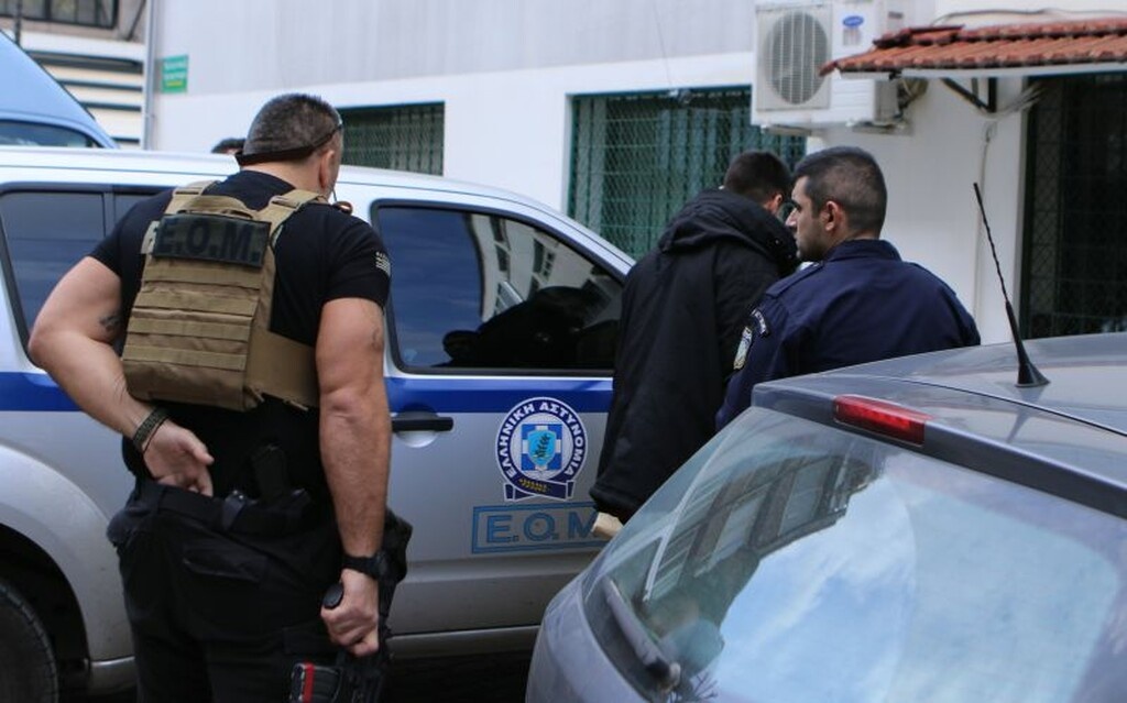 Υπόθεση Τζήλου: Στην ανακρίτρια ο 28χρονος που παραδόθηκε (photos)