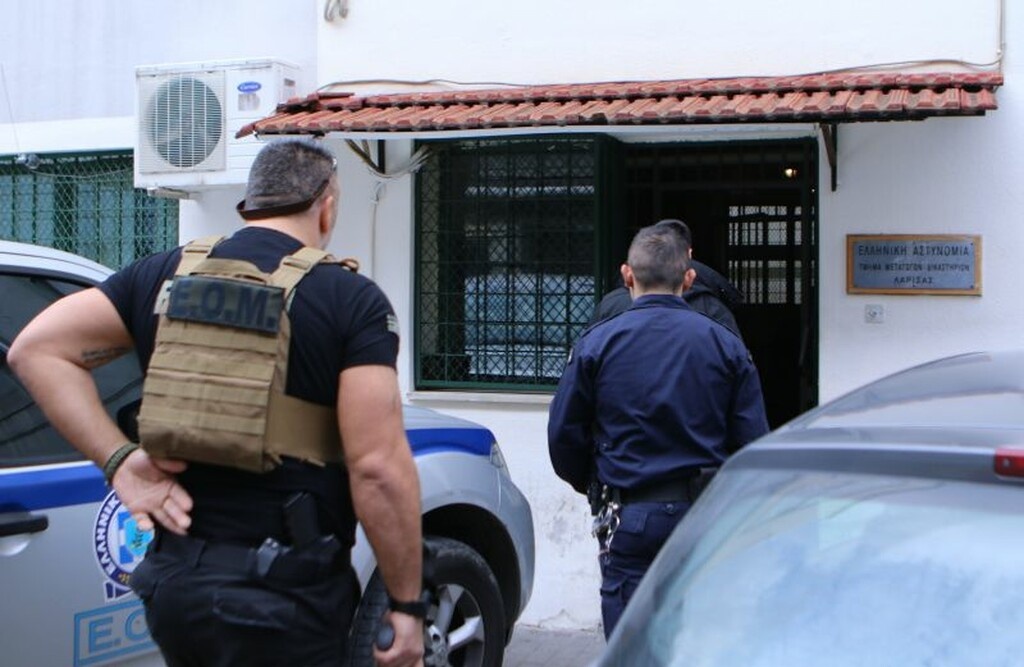 Υπόθεση Τζήλου: Στην ανακρίτρια ο 28χρονος που παραδόθηκε (photos)