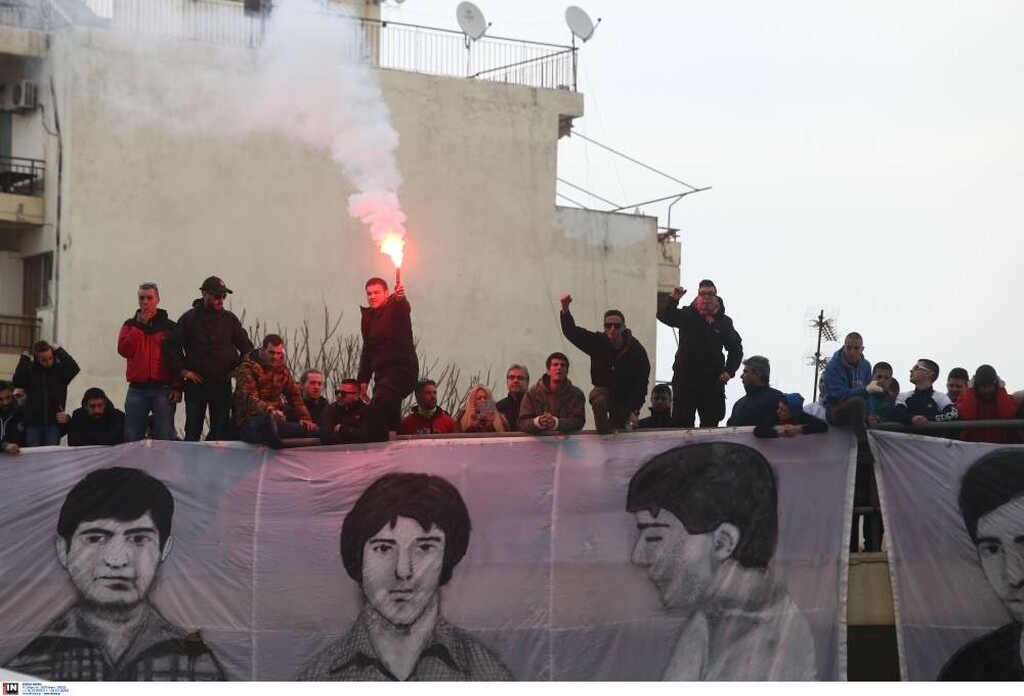 Σύσσωμος ο Ολυμπιακός στο μνημόσυνο για την «Θύρα 7» (photos)