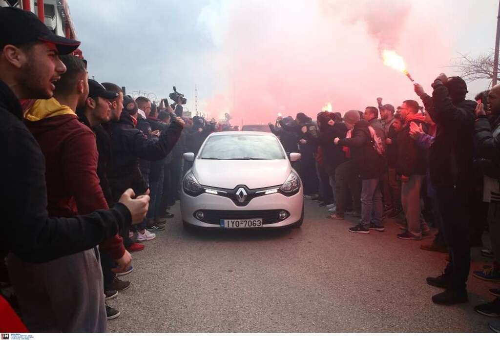 Σύσσωμος ο Ολυμπιακός στο μνημόσυνο για την «Θύρα 7» (photos)
