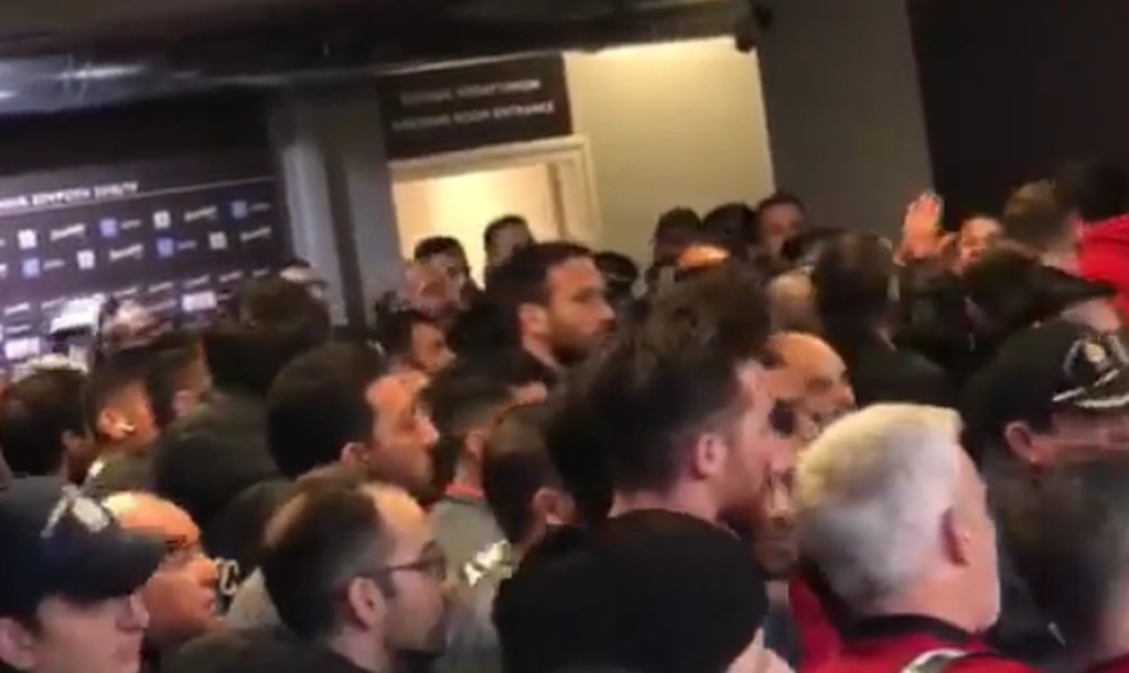 ΠΑΟΚ-Ολυμπιακός: Η στιγμή της έντασης με Μαρινάκη στην Τούμπα! (video&photos)