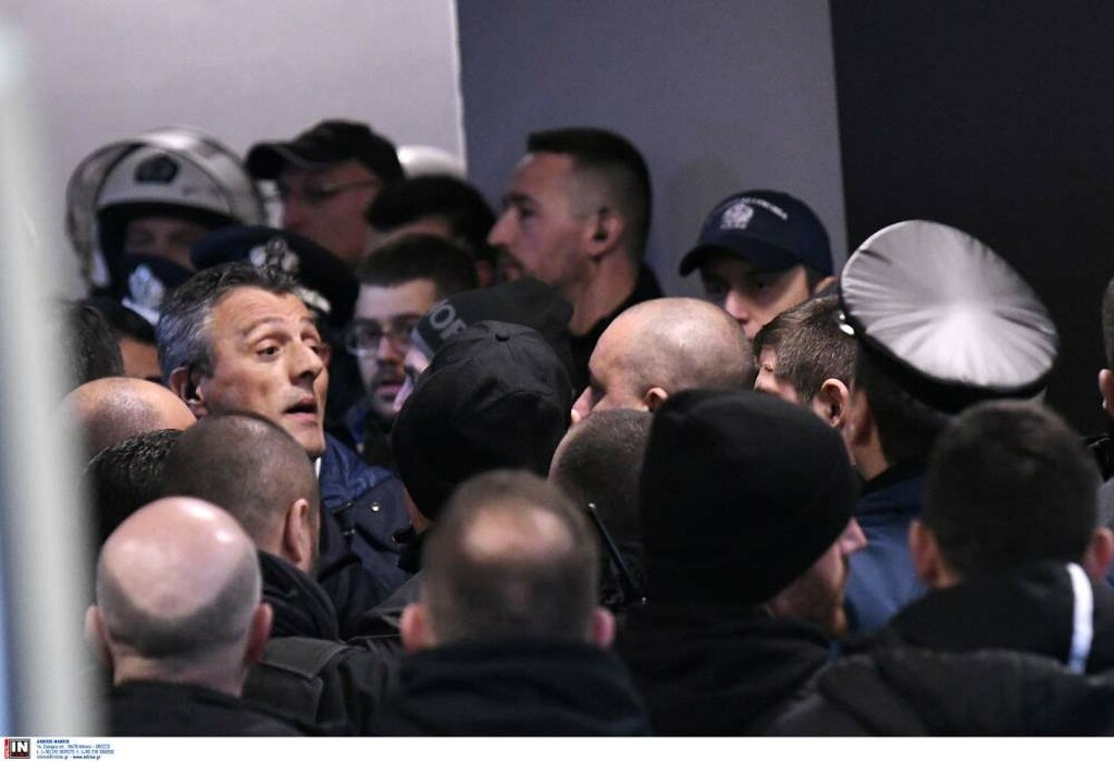 ΠΑΟΚ-Ολυμπιακός: Η στιγμή της έντασης με Μαρινάκη στην Τούμπα! (video&photos)