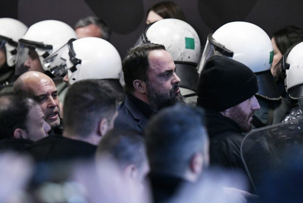 ΠΑΟΚ – Ολυμπιακός: Καταγγελία των Πειραιωτών για χούλιγκαν στα αποδυτήρια!