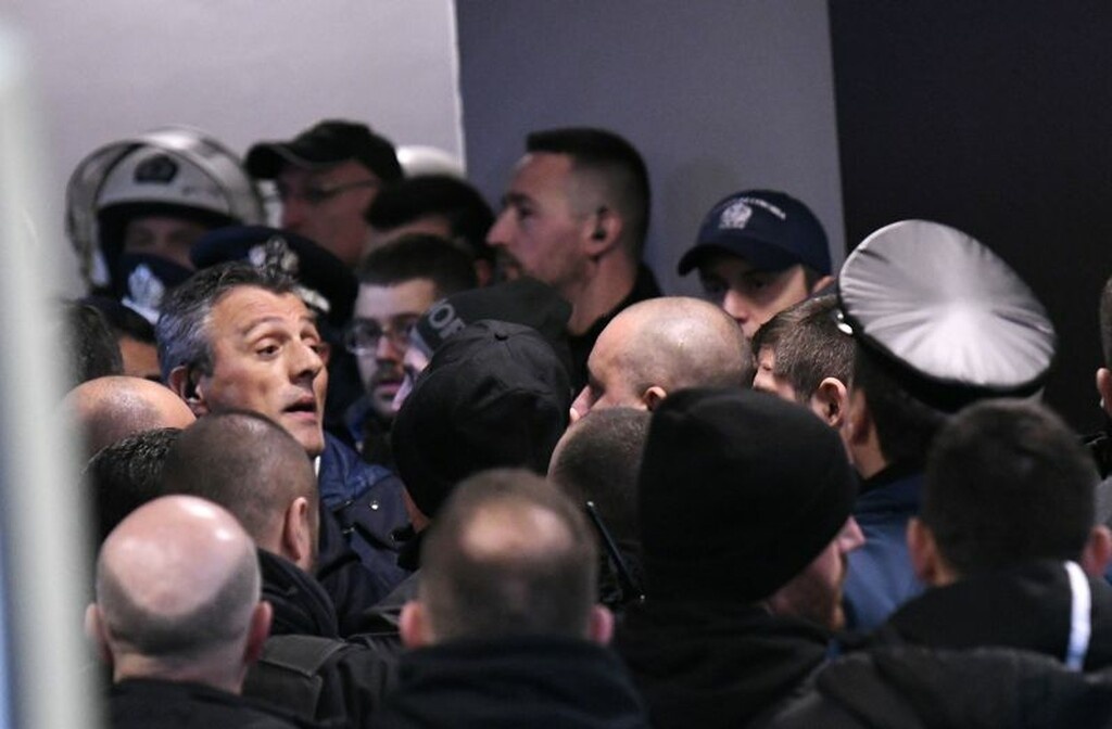 ΠΑΟΚ – Ολυμπιακός: Καταγγελία των Πειραιωτών για χούλιγκαν στα αποδυτήρια!