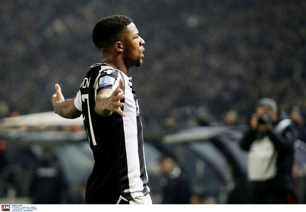 ΠΑΟΚ-Ολυμπιακός: Σκόραρε ο Άκπομ, ξέσπασε για... τίτλο η Τούμπα! (photos)