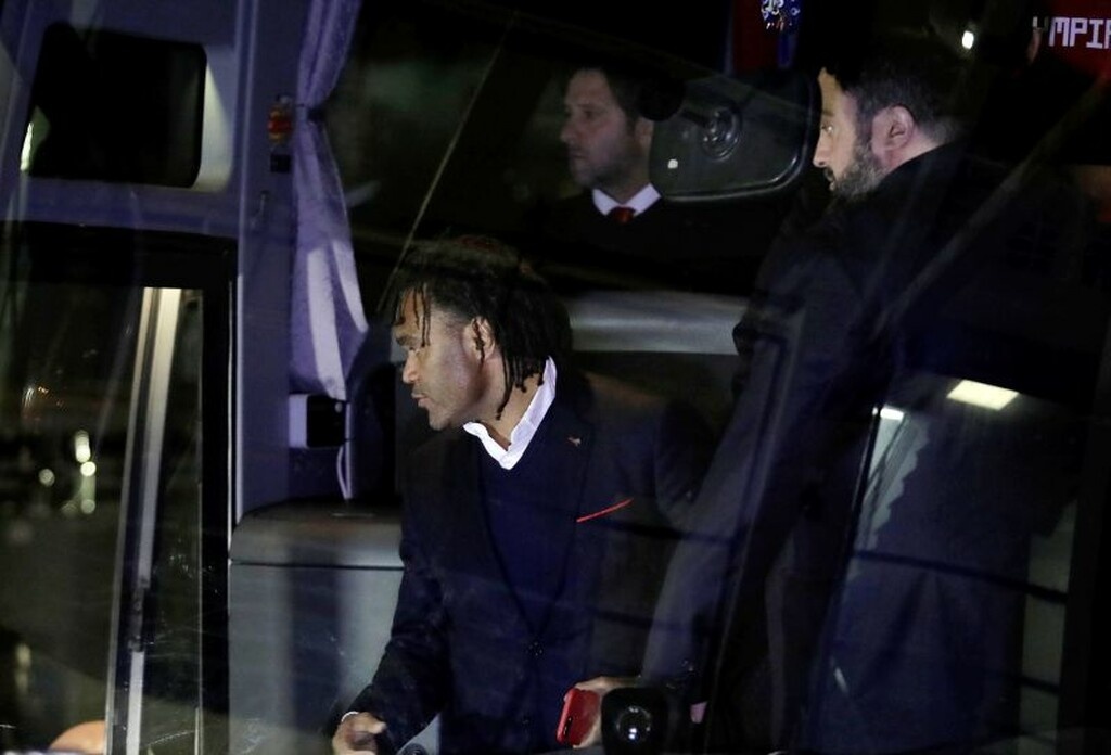 ΠΑΟΚ – Ολυμπιακός: Αμίλητος έφυγε από την Τούμπα ο Μαρινάκης (photos)