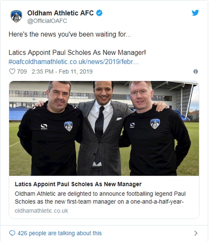 Φορά το… προπονητικό του κοστούμι ο Πολ Σκόουλς!