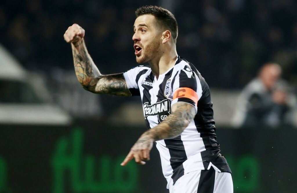 ΠΑΟΚ: Βιεϊρίνια σαν… σεφ τρώει γαύρους! (photos)