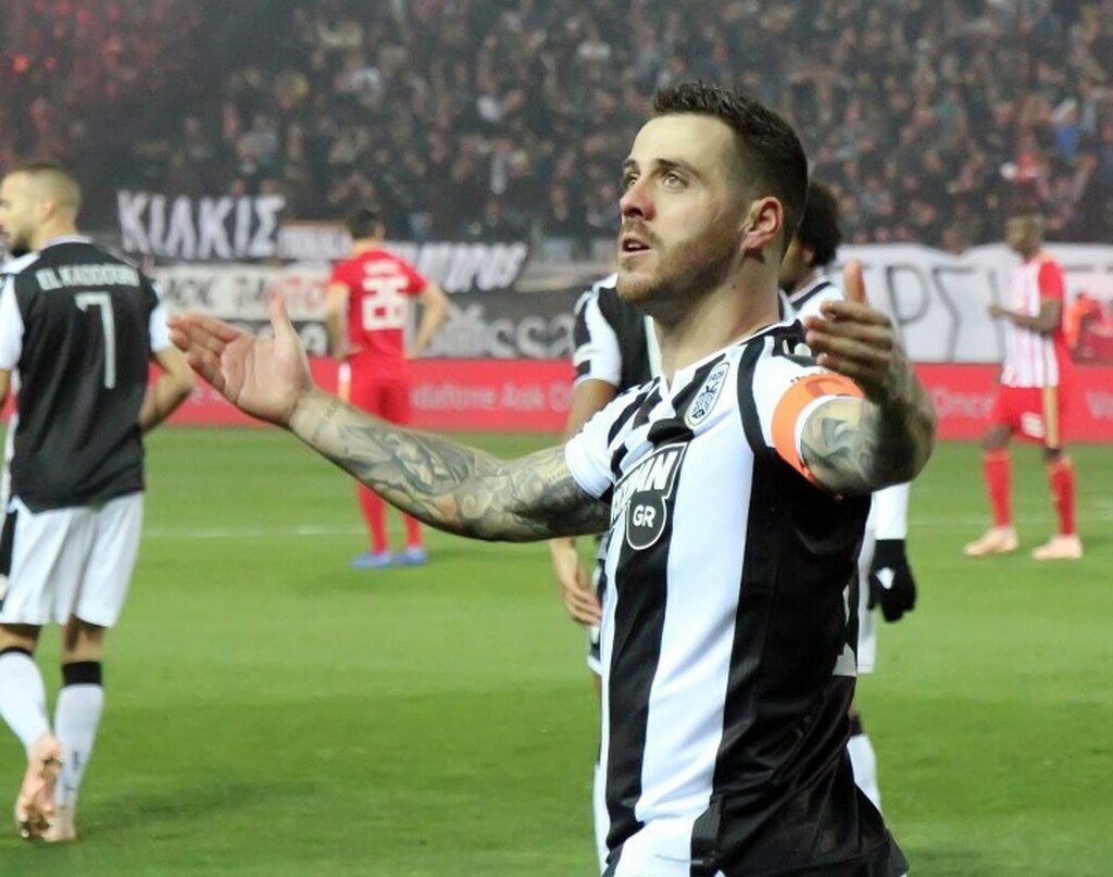 ΠΑΟΚ: Βιεϊρίνια σαν… σεφ τρώει γαύρους! (photos)