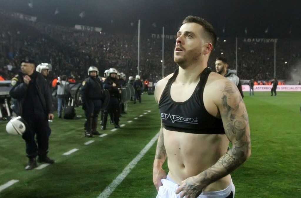 ΠΑΟΚ: Βιεϊρίνια σαν… σεφ τρώει γαύρους! (photos)