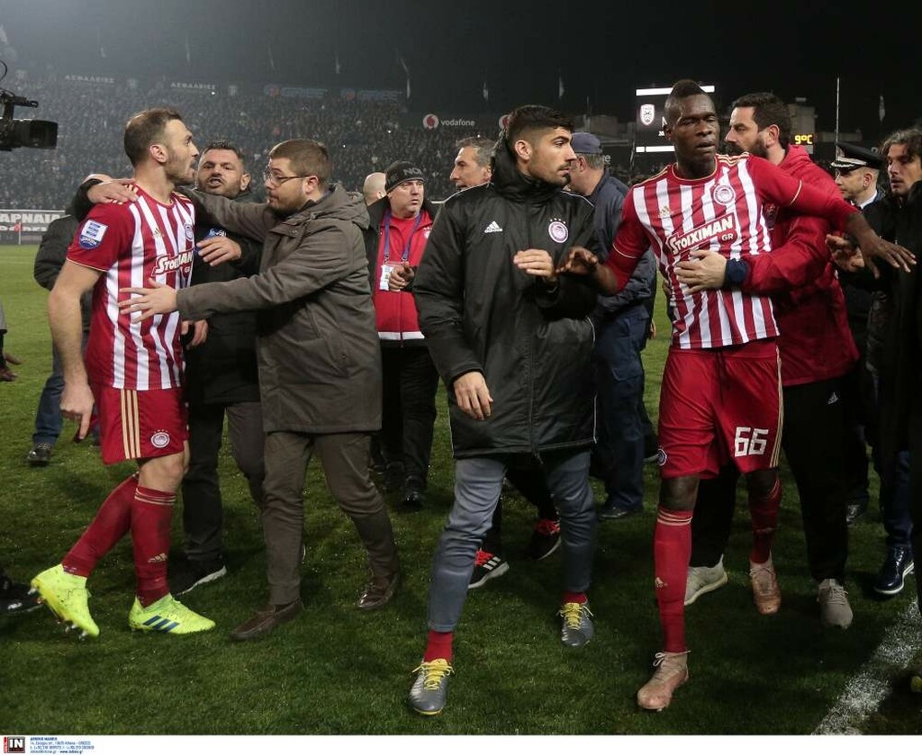 Ολυμπιακός: Κίνδυνος για Σισέ εν όψει ΑΕΚ - Ζήτησε το video με τις χειρονομίες ο Σιμιτζόγλου