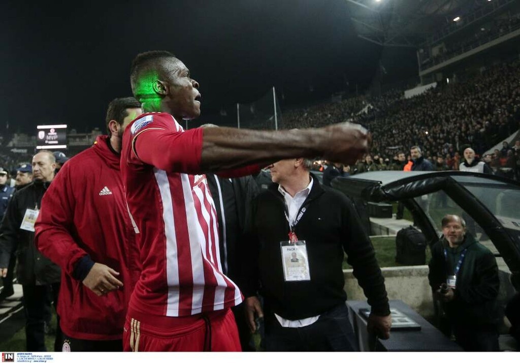 Ολυμπιακός: Κίνδυνος για Σισέ εν όψει ΑΕΚ - Ζήτησε το video με τις χειρονομίες ο Σιμιτζόγλου