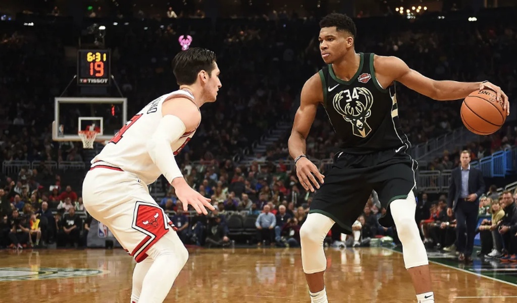 NBA: Γύρισε... αγριεμένος ο Γιάννης! (video+photos)