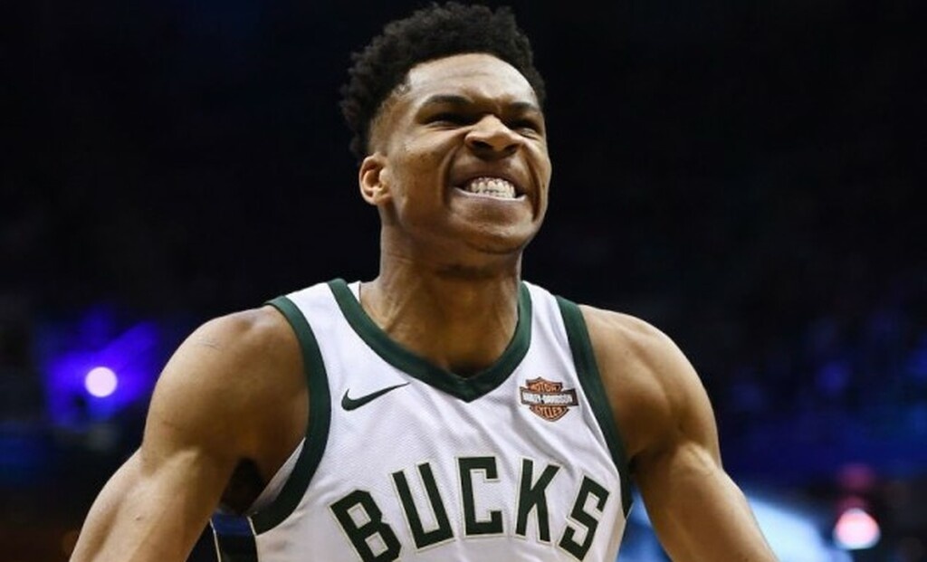 NBA: Νέα… πτήση του Γιάννη στο Top-10 (video)