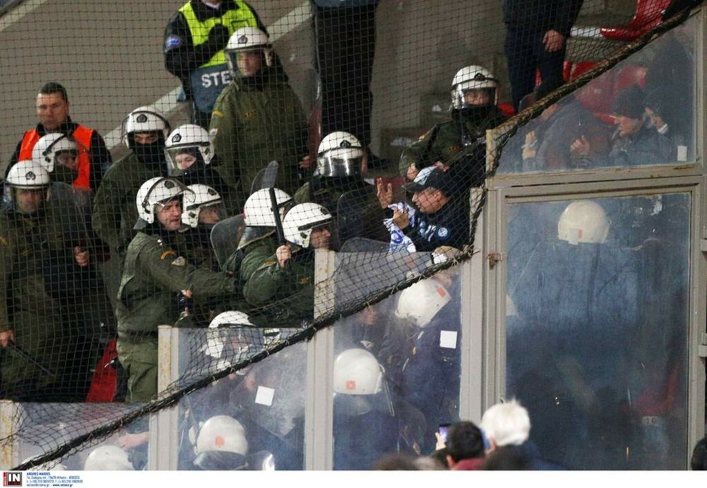 Ολυμπιακός-Ντιναμό Κιέβου: Ένταση με Ουκρανούς οπαδούς στο «Καραϊσκάκης» (photos)