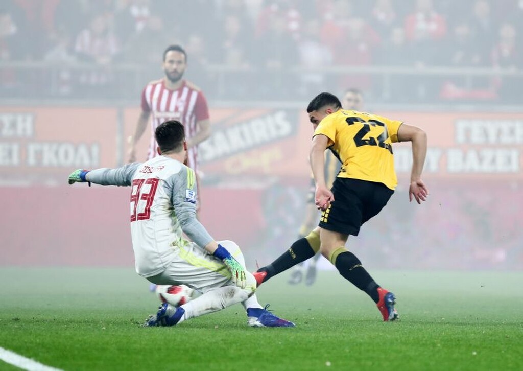 Ολυμπιακός – ΑΕΚ: Τραγική «γκάφα» το Σα, το «κόλλησε» ο Πόνσε (photos)